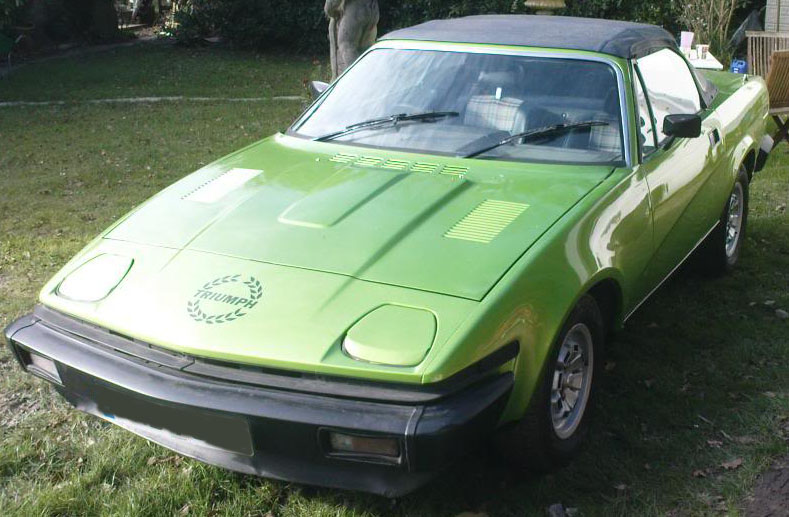 Triton Green TR7 - Blue Check Interior.jpg